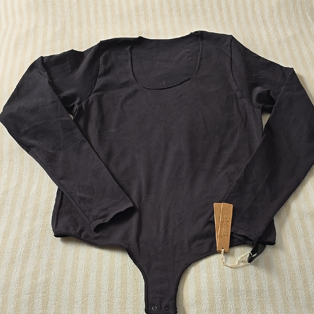 SKIMS Essential Long Sleeve Scoop Neck Bodysuit Size:2X/3X Onyx